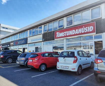 T&oacute;mstundah&uacute;si&eth;/Glaciar Motors, a hobby shop in Reykjavik, Iceland.