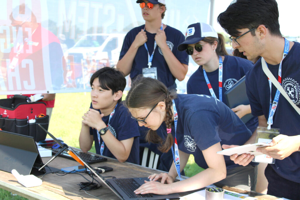 UAS4STEM Students Are Experienced Leaders and Collaborators.